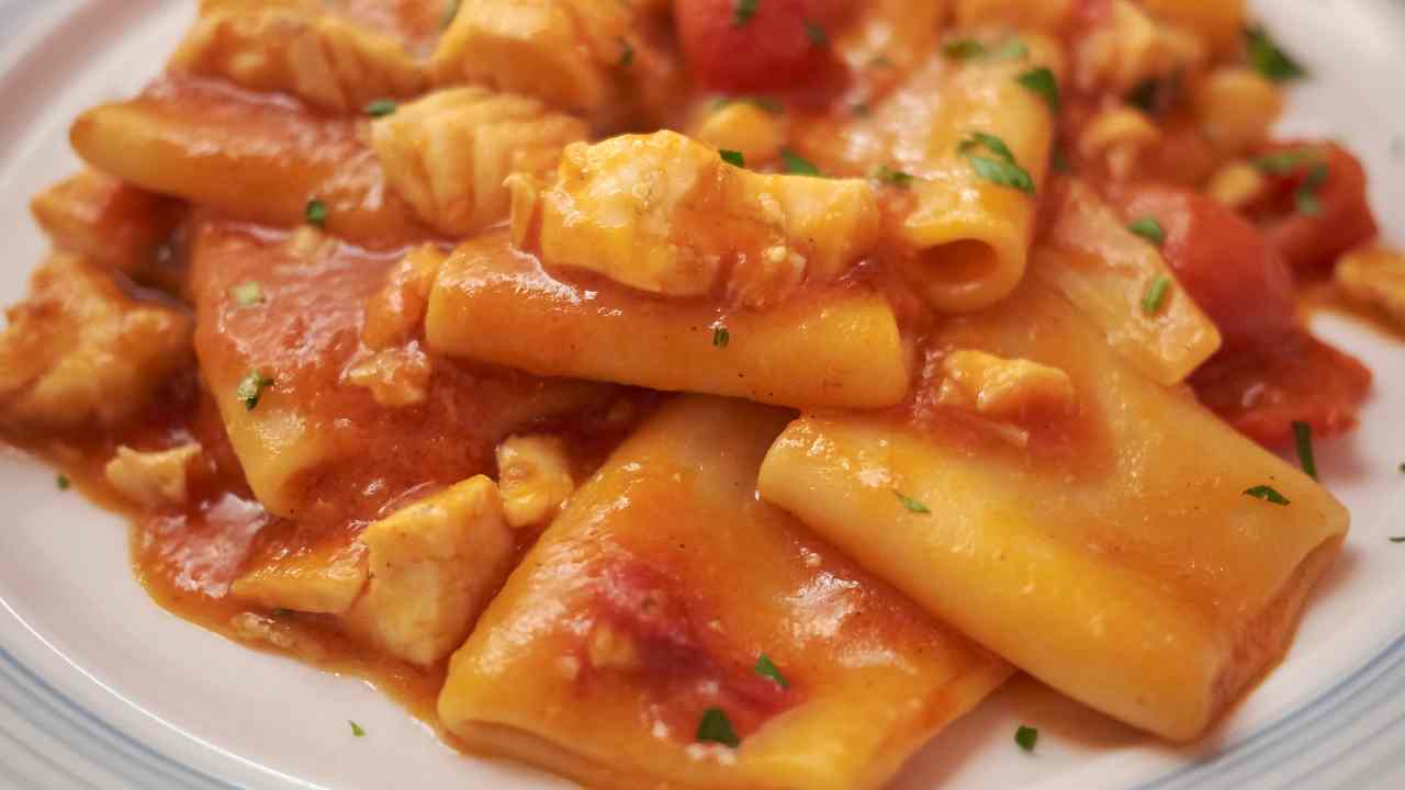 Paccheri con la rana pescatrice