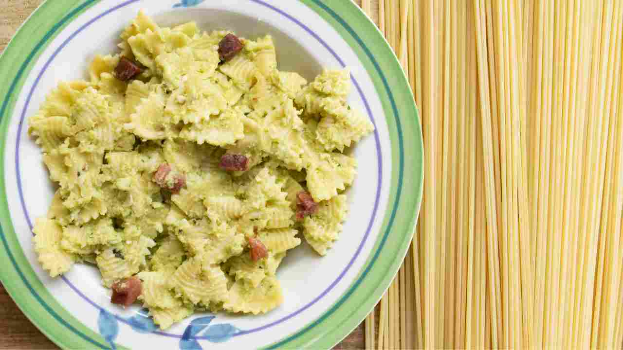 Pasta speck e noci