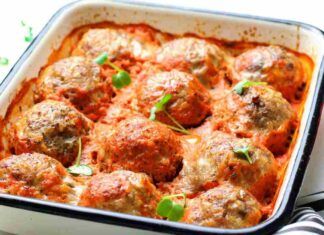 Polpette al forno con pomodoro e formaggi