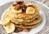 Pancake d'avena banane e noci pecan