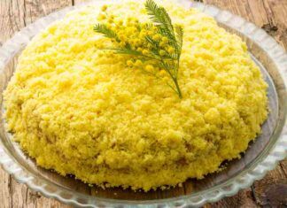 Alla festa della donna ho ho preparato io il dolce, una torta mimosa fresca e profumata come la fa la mia mamma