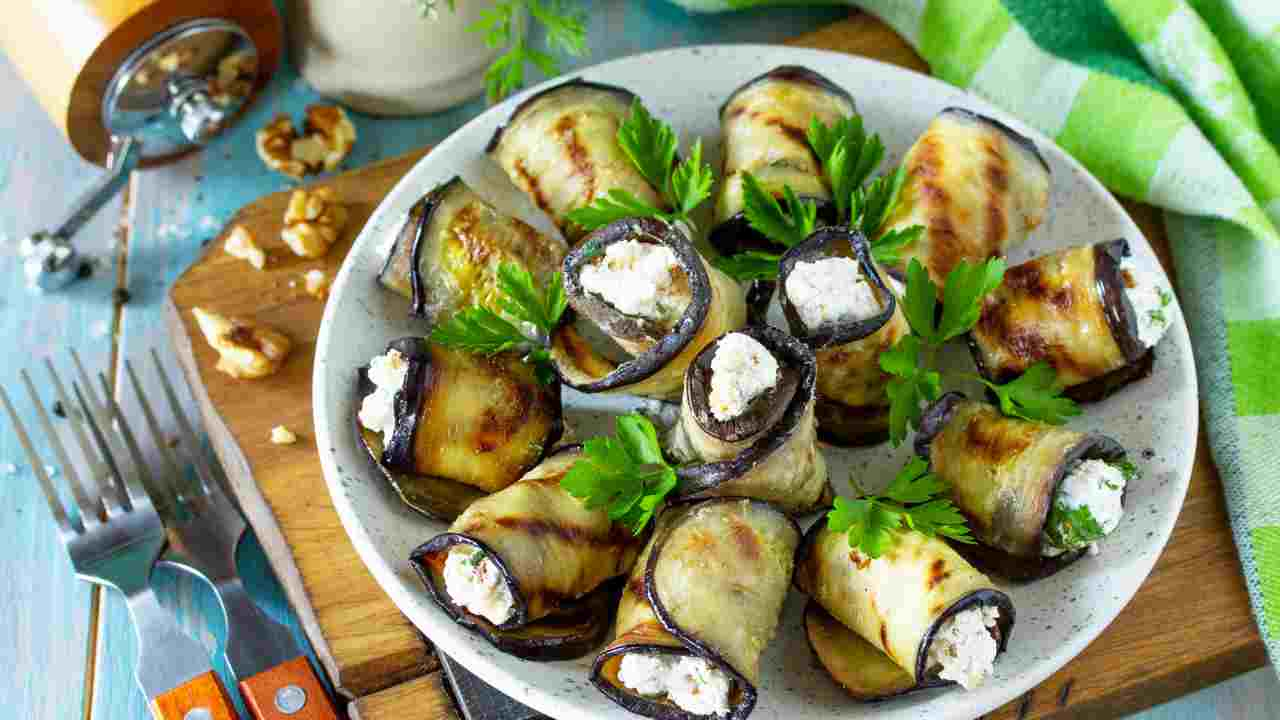 Involtini di melanzane grigliate e feta