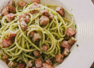 Pasta alla crema di pistacchio e mortadella